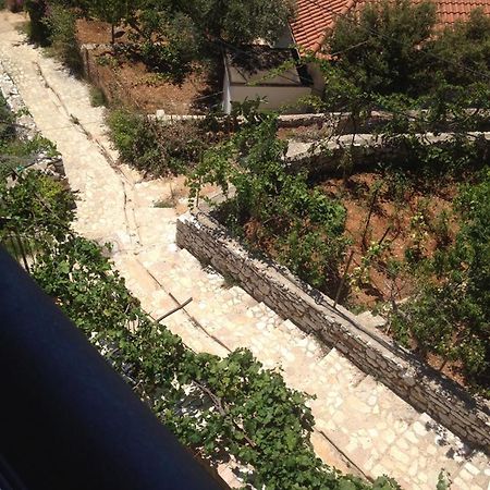 Margarita Guesthouse Himare Exterior photo