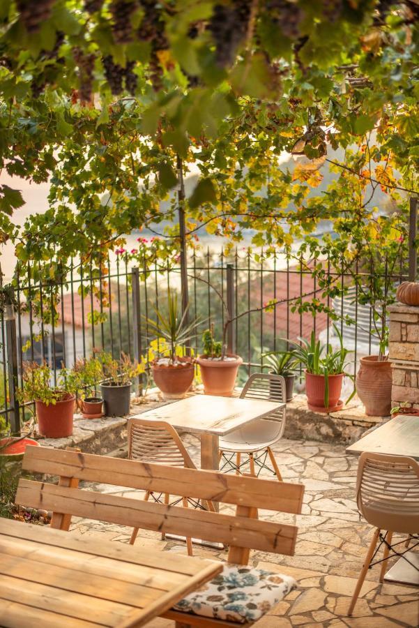 Margarita Guesthouse Himare Exterior photo