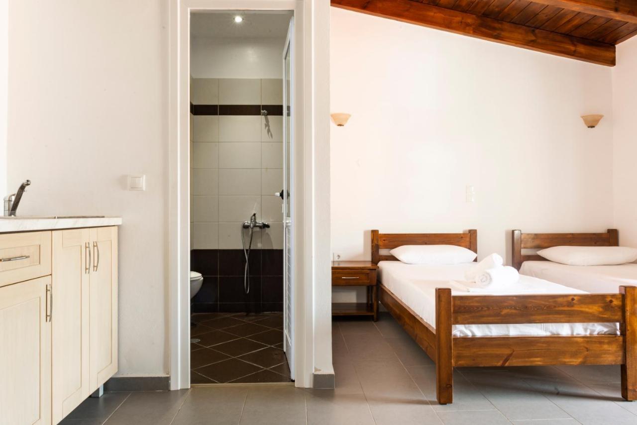 Margarita Guesthouse Himare Exterior photo