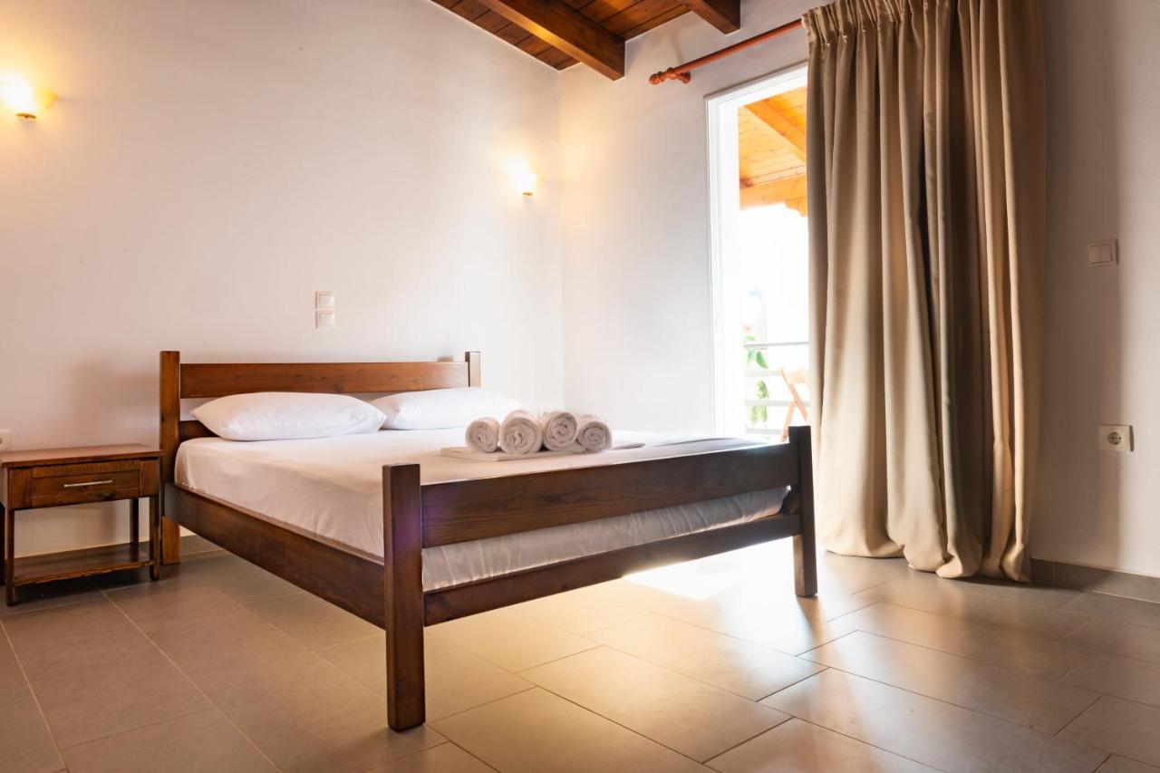 Margarita Guesthouse Himare Exterior photo